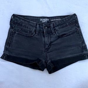 Levi’s Denizen Black Jean Shorts Low-Rise Stretch